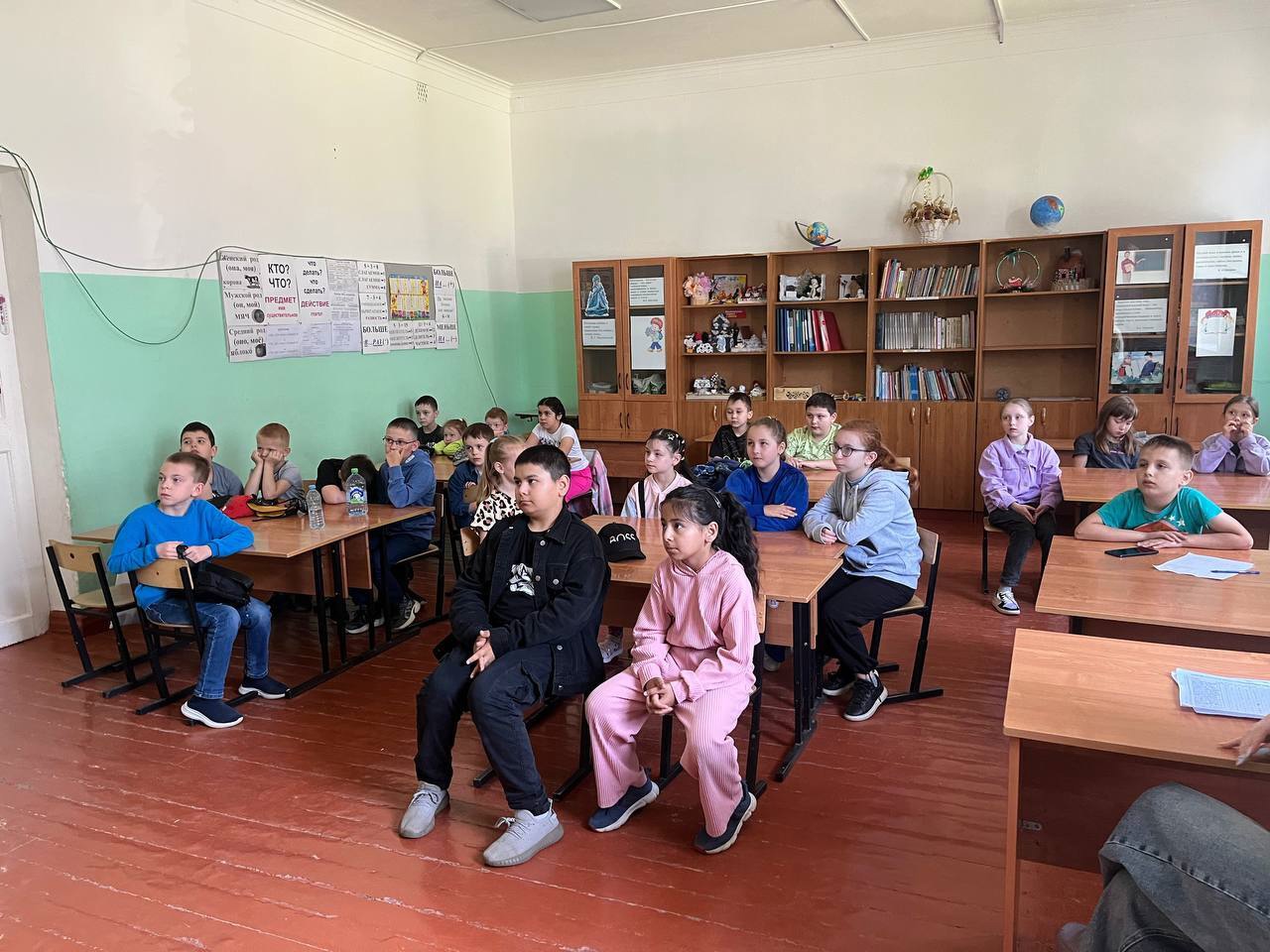 Просмотром видеоролика &amp;quot;Мы здоровье бережём&amp;quot;.